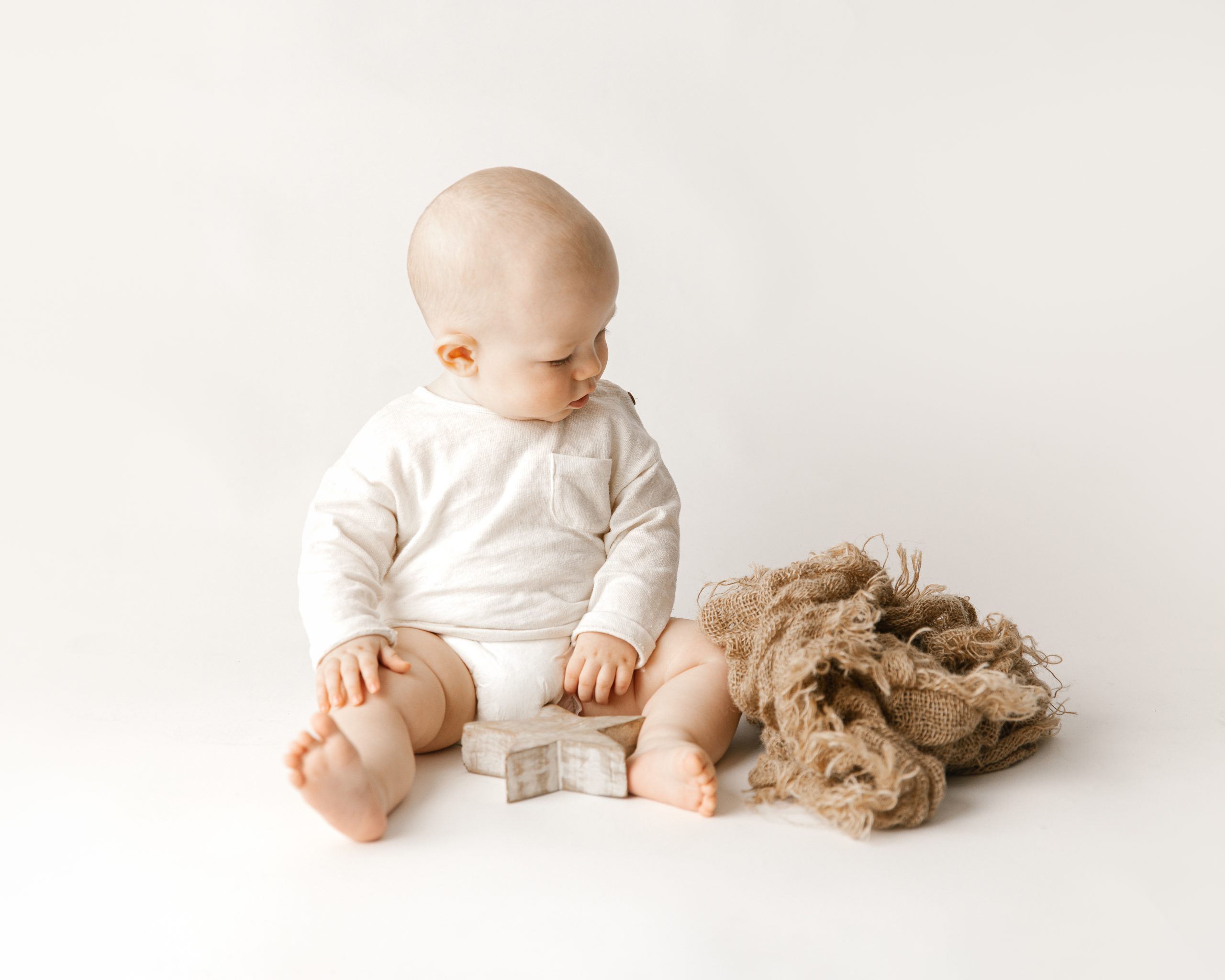 OKAMAKU-FOTOGRAFIA-BEBES-BARCELONA-MINIMALISTA-WHITE